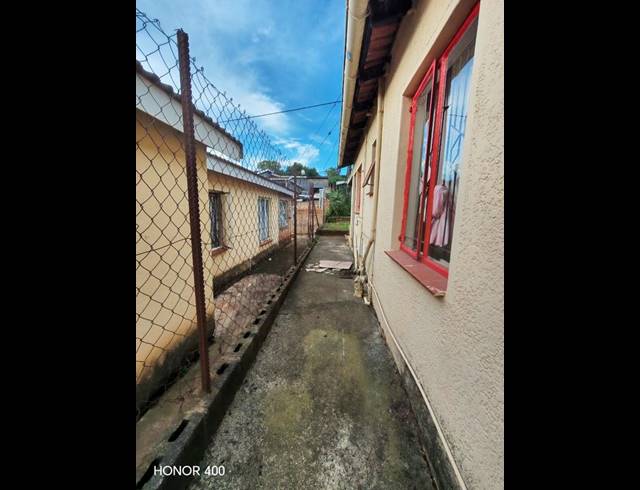 4 BEDROOM PROPERTY TO RENT IN PANORAMA GARDENS